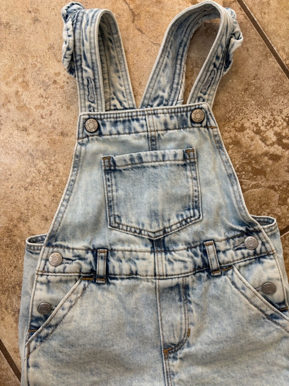 Gap Toddler Girl Overall Shorts - Picture 2 of 4